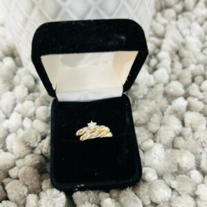 Anillo de oro de 10k