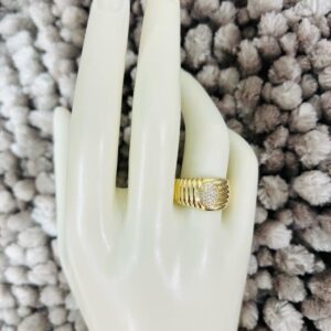 Anillo de oro de 10k