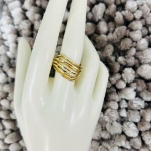 Anillo de oro de 10k