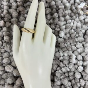 Anillo de oro de 10k