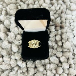 Anillo de oro de 10k